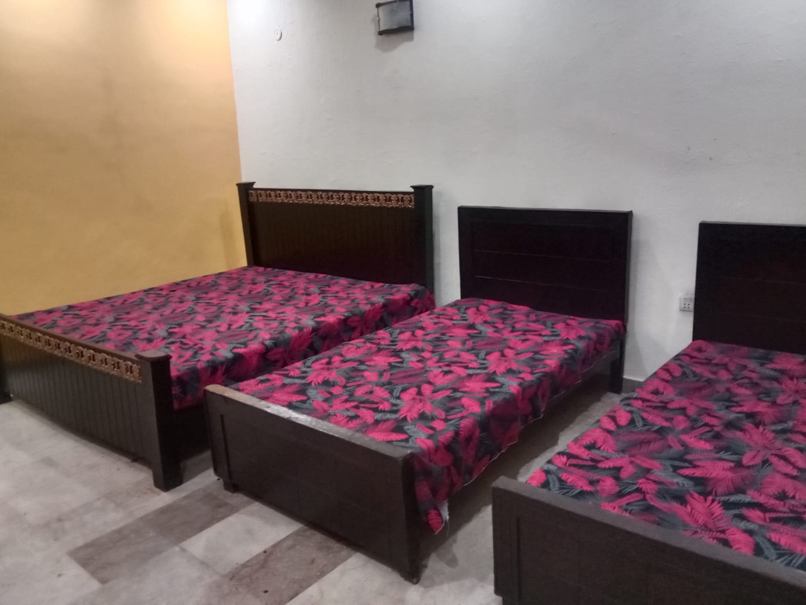 boys hostel in lahore