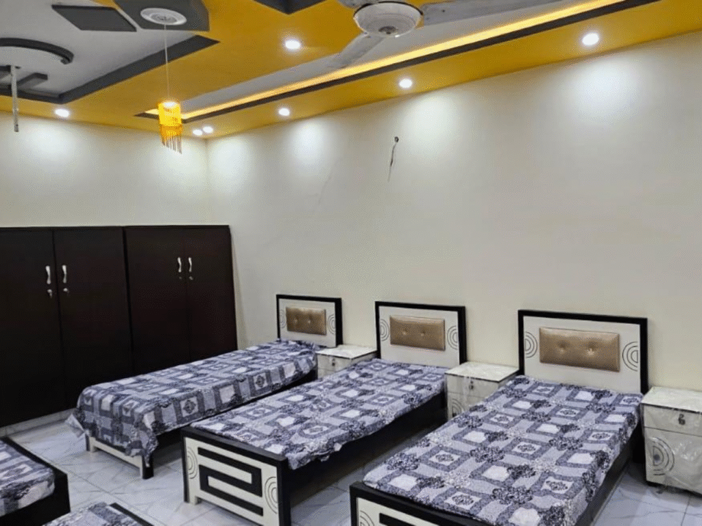 men hostel Valencia Town Lahore for working professionals