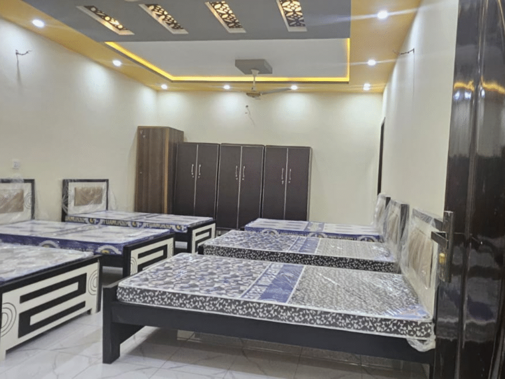 boys hostel near Bahria Orchard Lahore