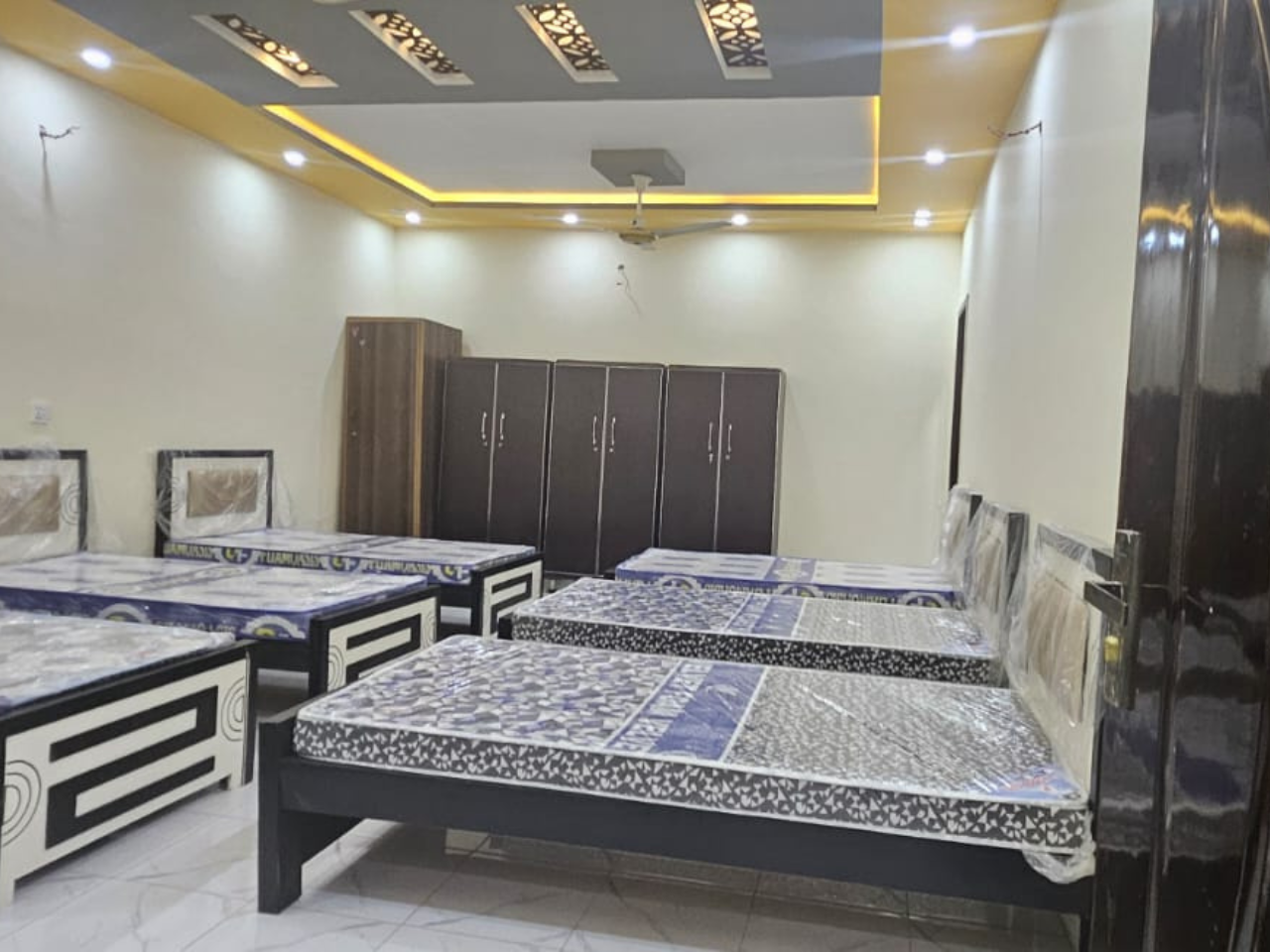 boys hostel near Bahria Orchard Lahore
