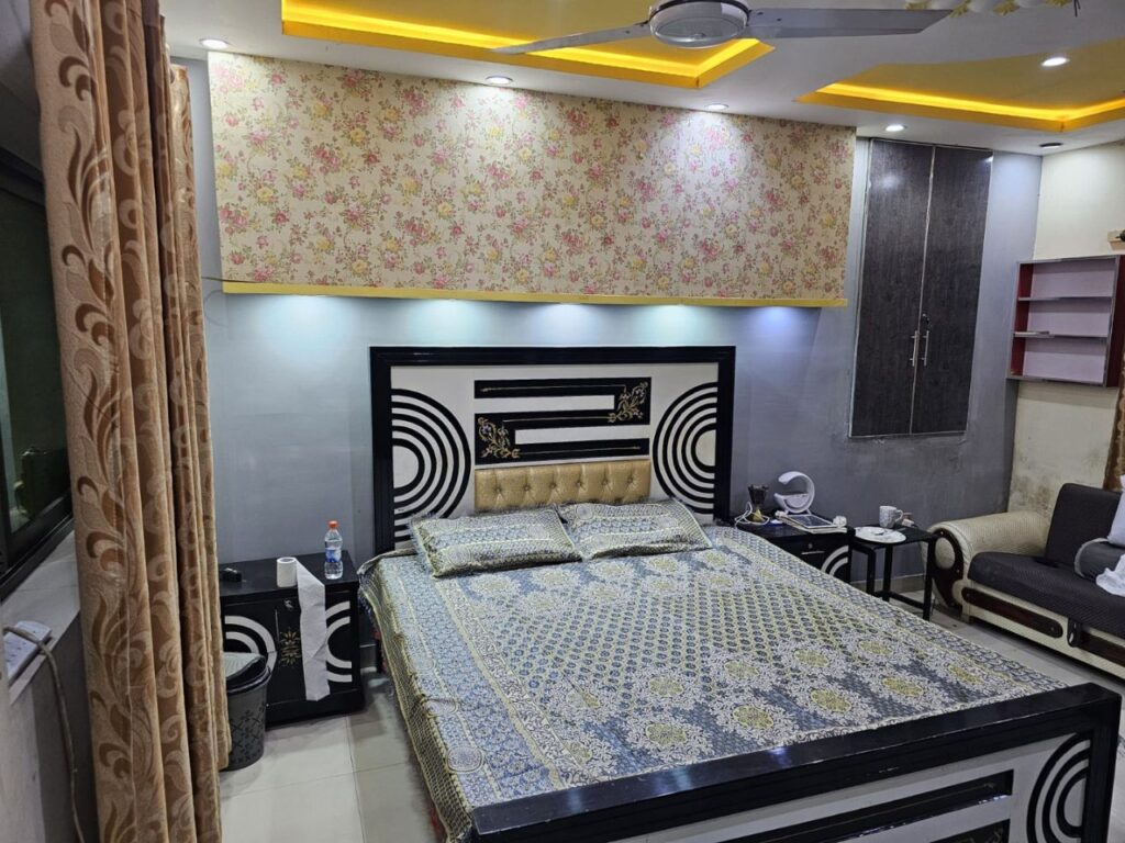 Fully furnished rooms and apartments