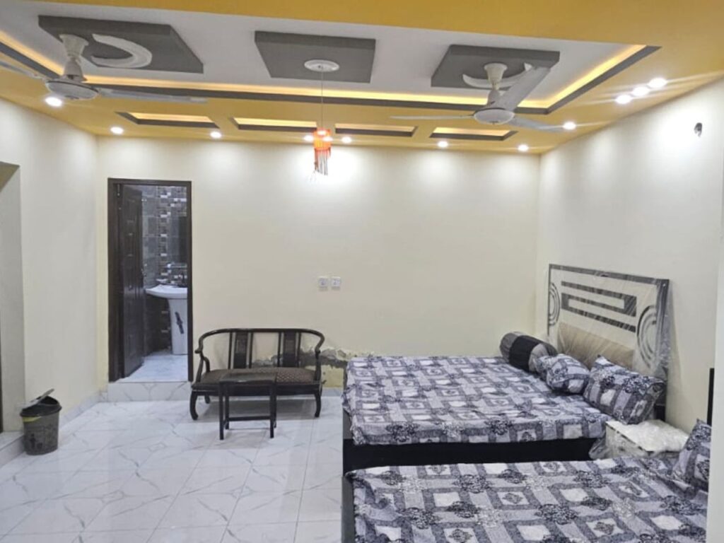 boys hostel near Bahria Orchard Lahore