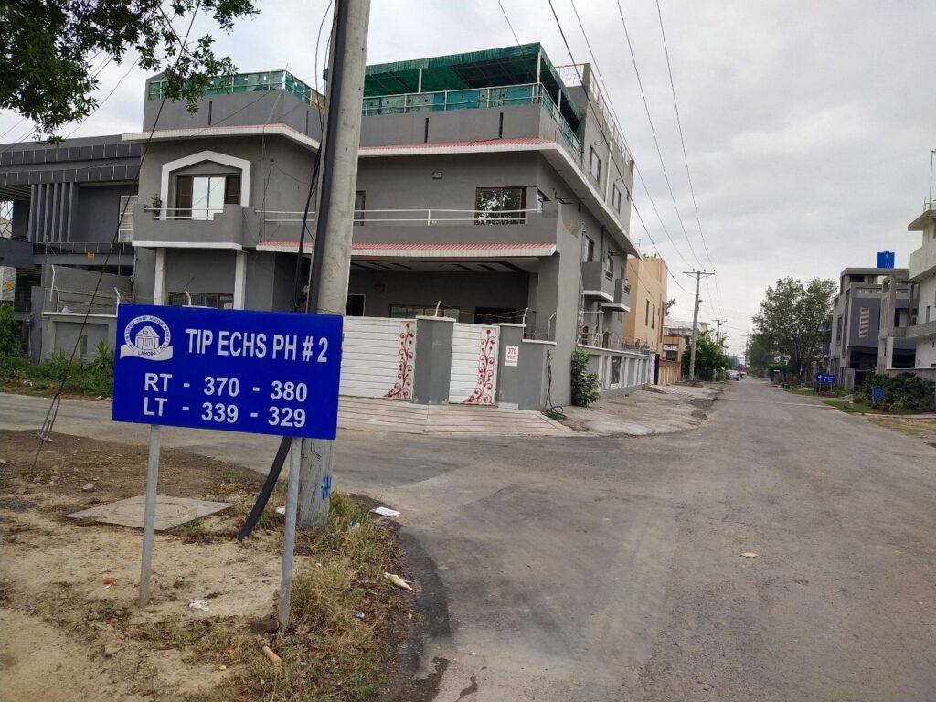 hostel with Wi-Fi Lahore