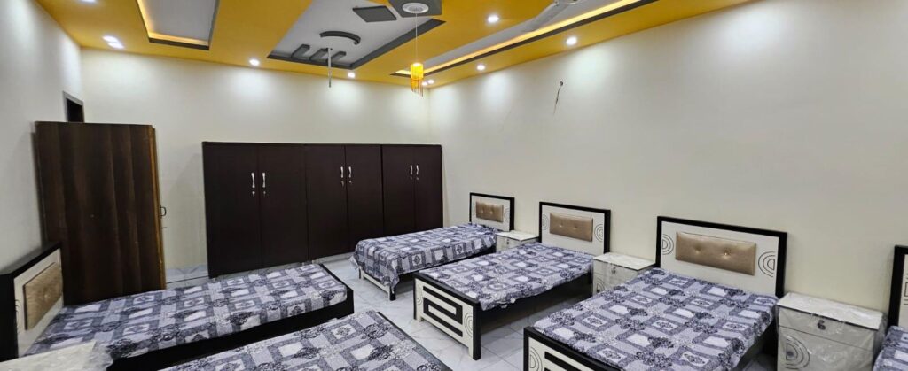 rooms for job holders in Lahore
