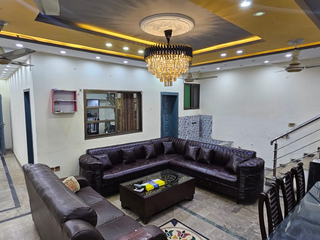 Best Hostel for Job Holders Near Bahria Orchard
