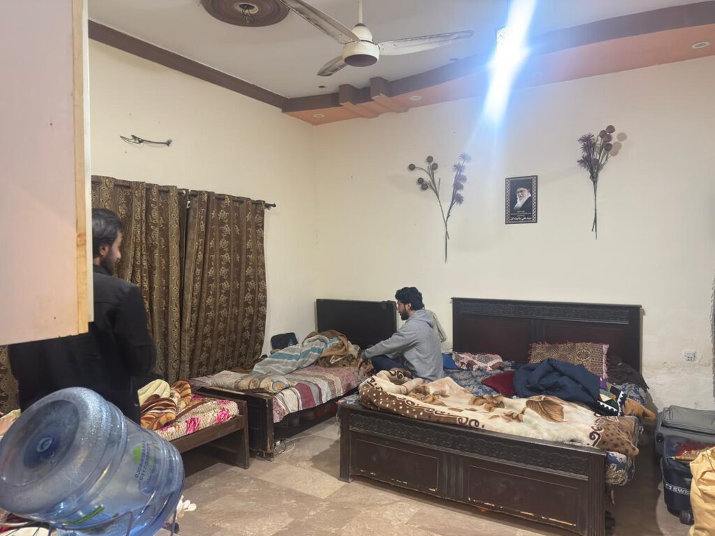 hostels in Barkat Market Lahore