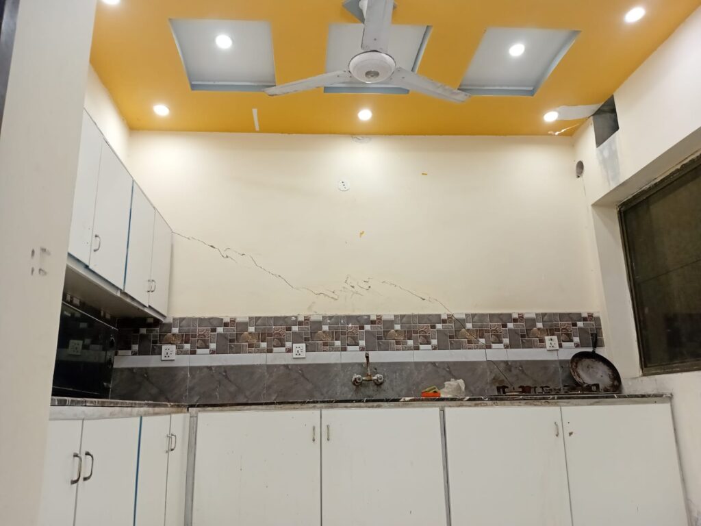 Triple Bed Room Boys Hostel Near Bahria Orchard, Lahore