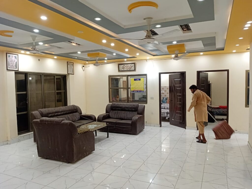 Triple Bed Room Boys Hostel Near Bahria Orchard, Lahore