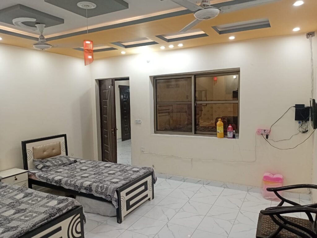 Boys Hostel Near Lake City Lahore